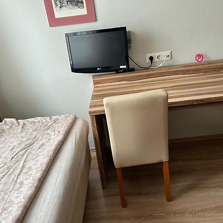 "Am Limes" Hotel เอนส์ ภายนอก รูปภาพ