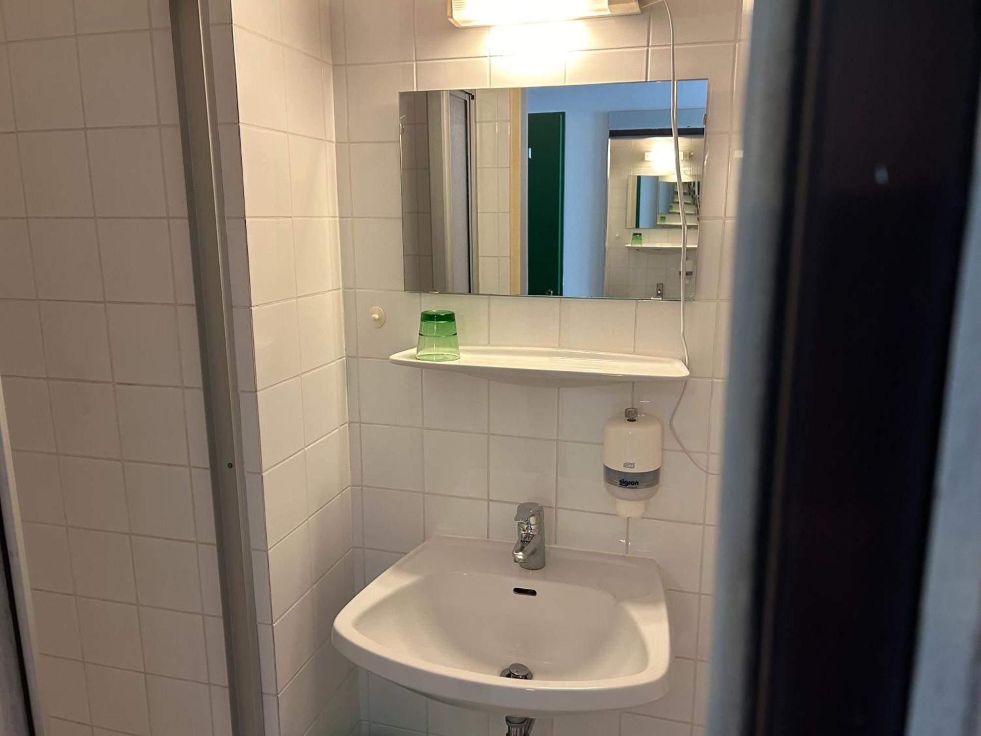 "Am Limes" Hotel เอนส์ ภายนอก รูปภาพ