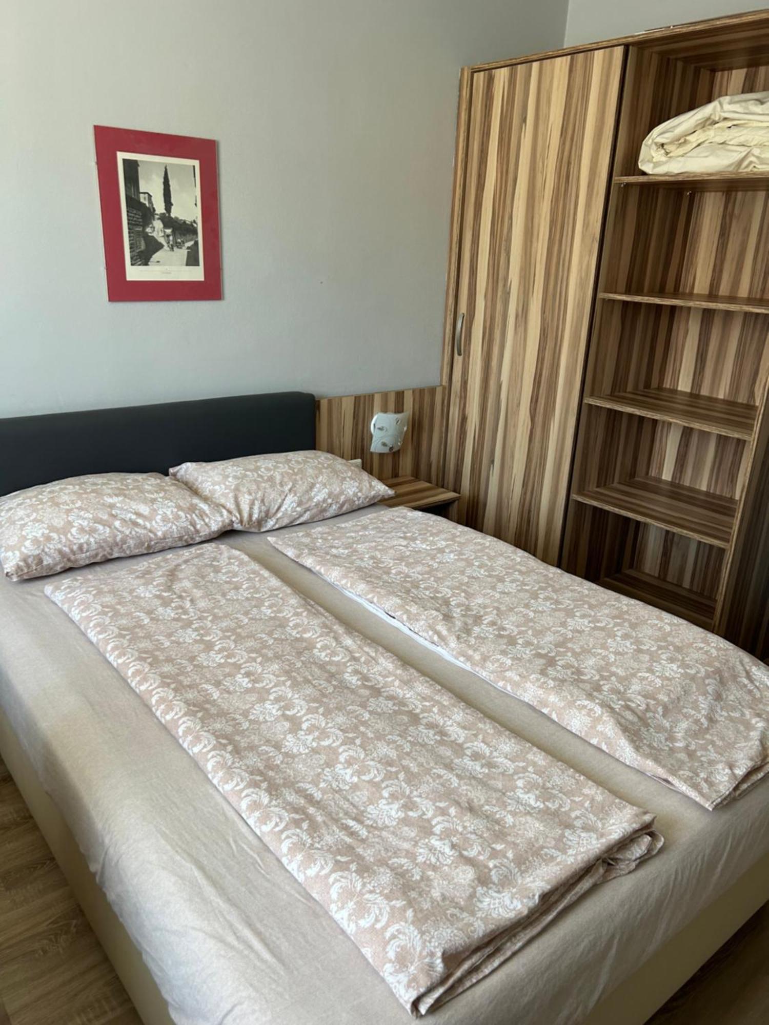 "Am Limes" Hotel เอนส์ ภายนอก รูปภาพ