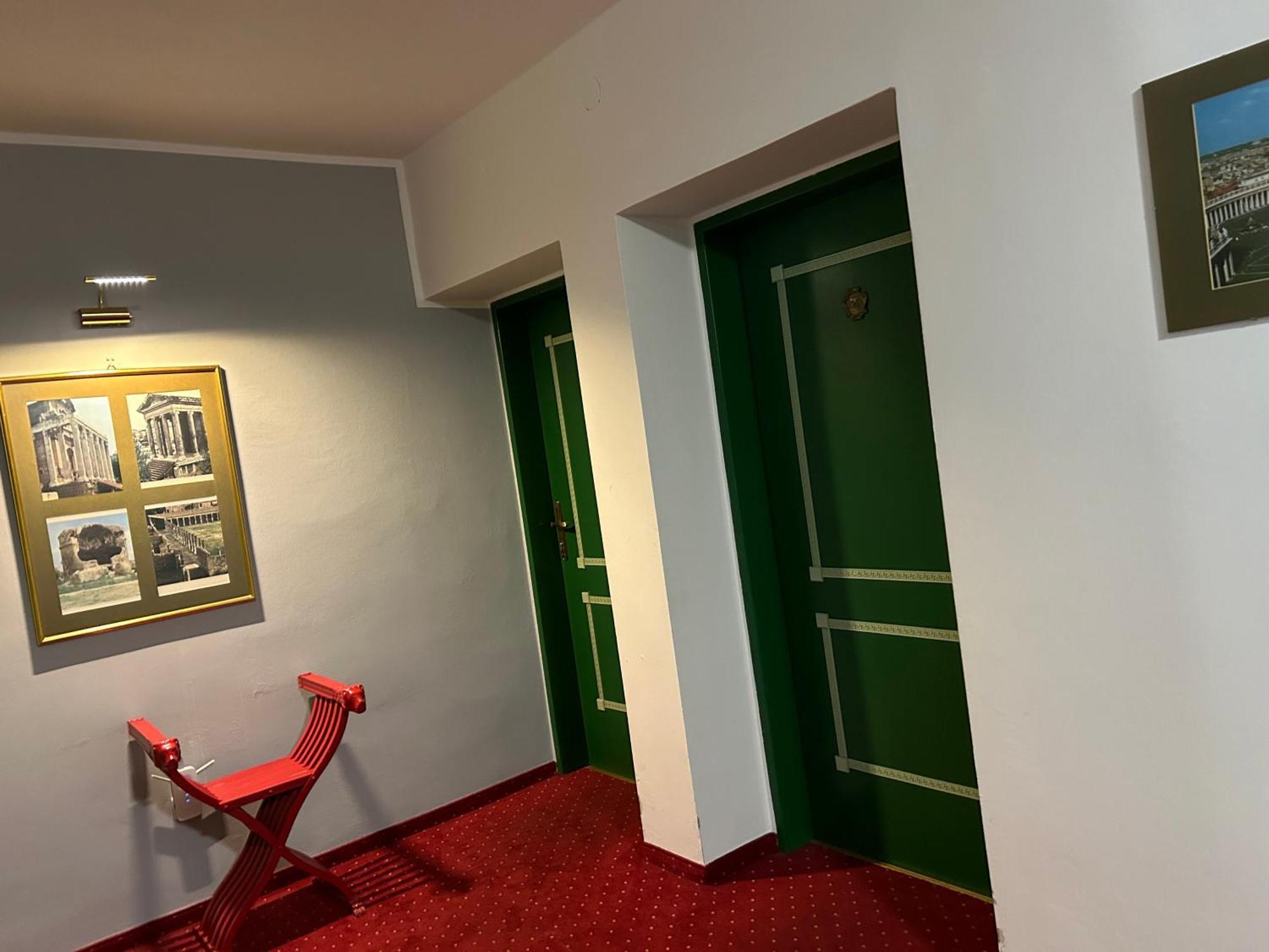 "Am Limes" Hotel เอนส์ ภายนอก รูปภาพ