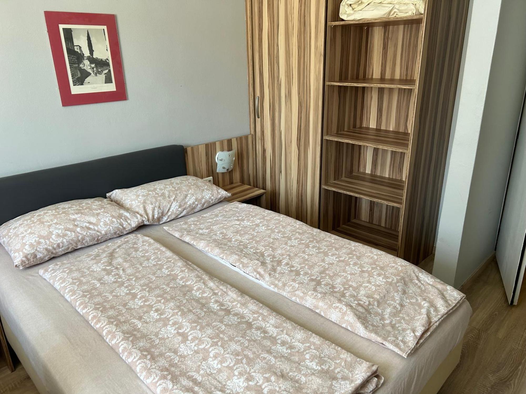 "Am Limes" Hotel เอนส์ ภายนอก รูปภาพ