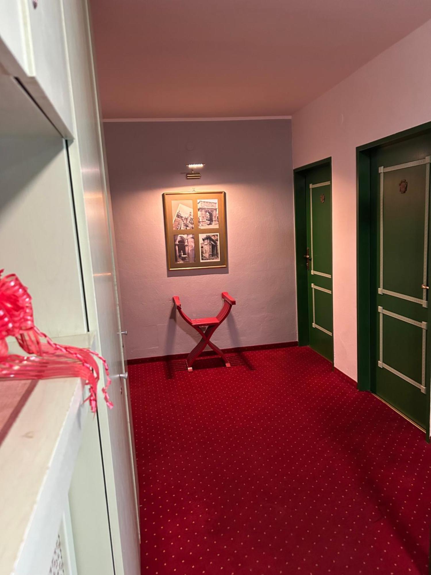 "Am Limes" Hotel เอนส์ ภายนอก รูปภาพ